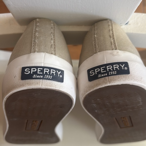 Sperry Beige Canvas Shoes with White Soles - Picture 4 of 8